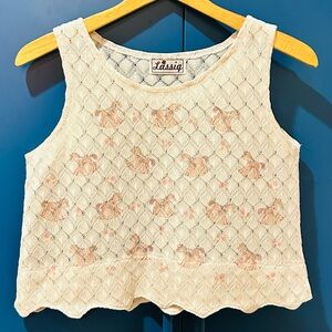 Lässig Cream Crop Top